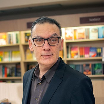 Igor Marojević Dvadeset i četiri zida