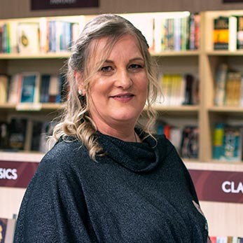 Keri Čin Nedostojna